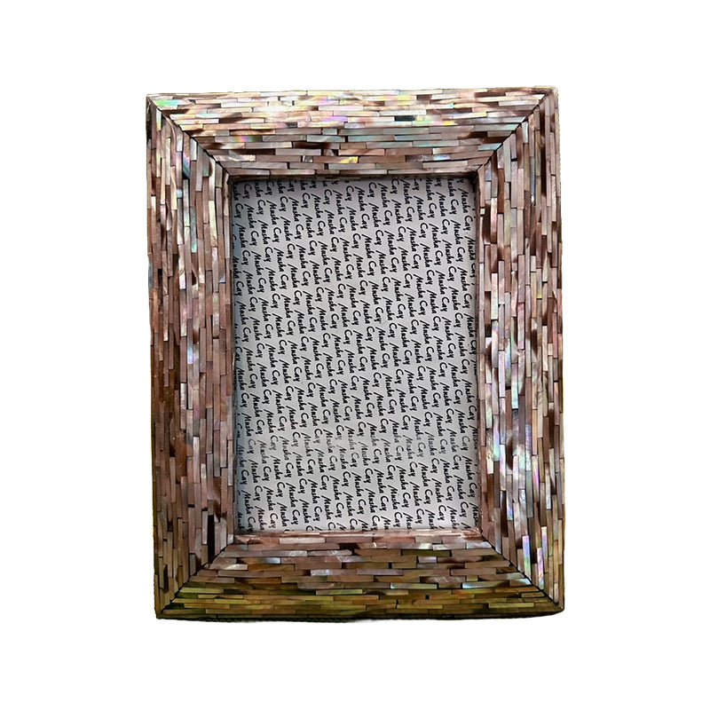 Brown seashell mop photo frame
