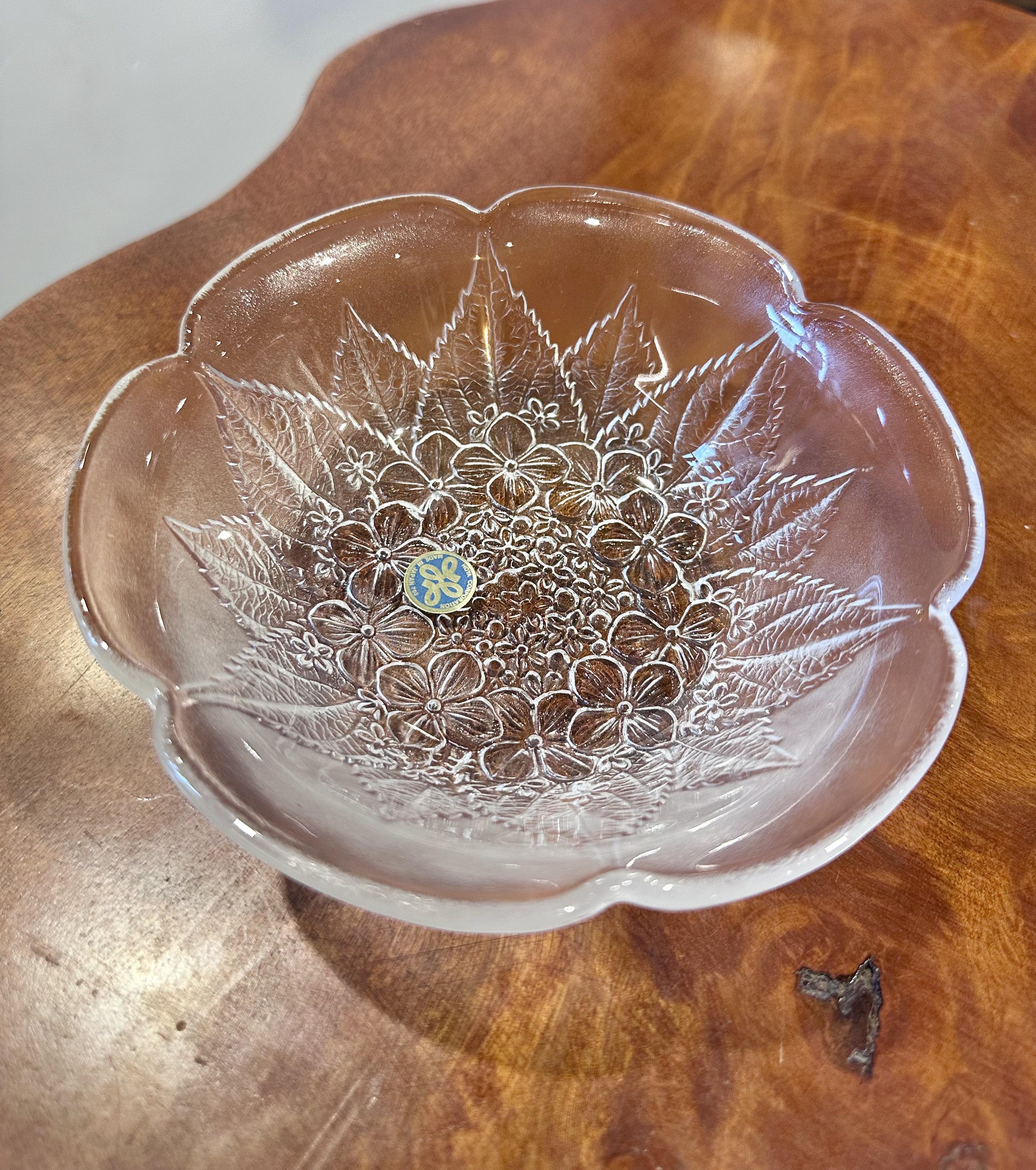 Japanese Medieval Flower Petals Medium Dish