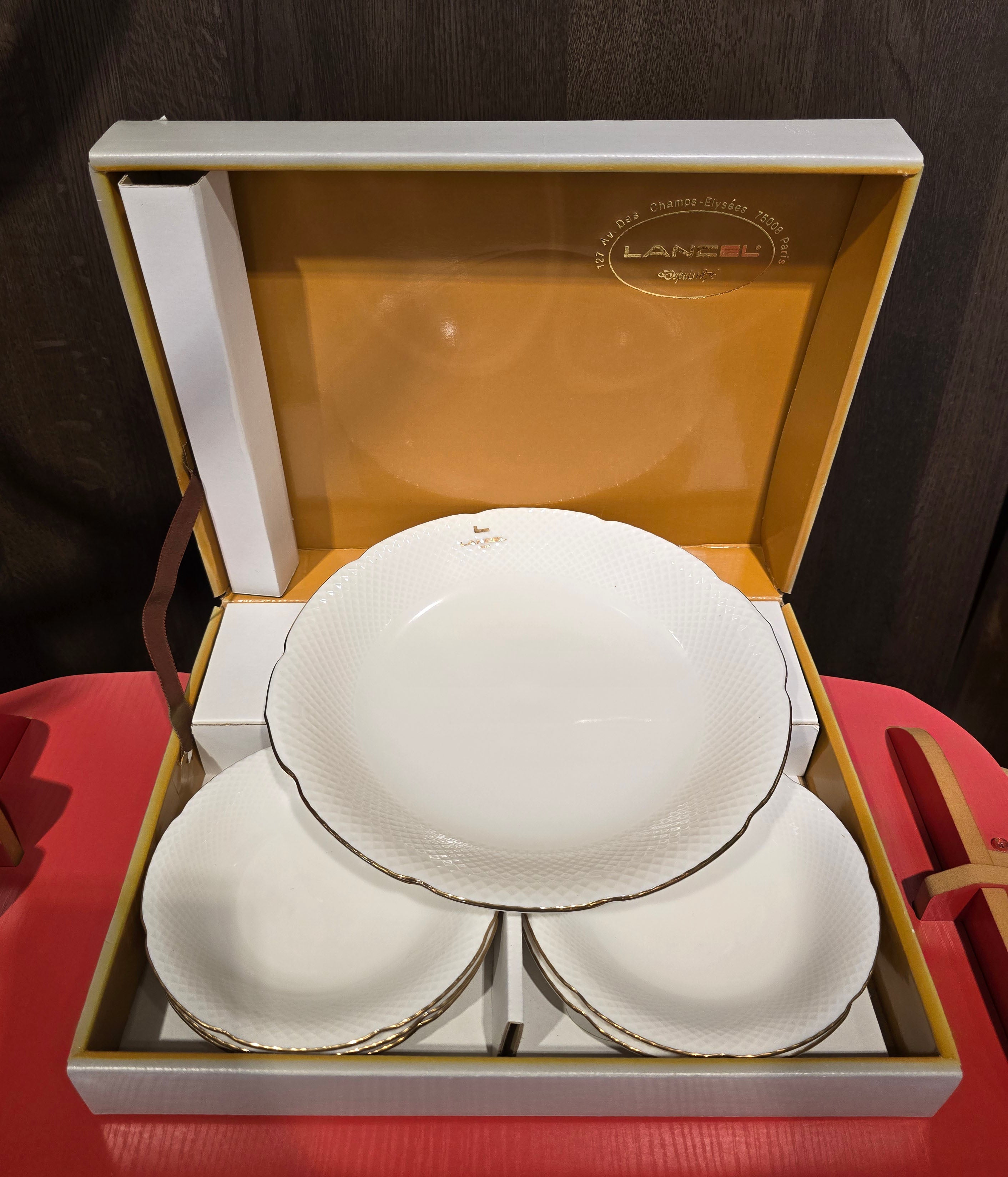 Lancel banquet plate