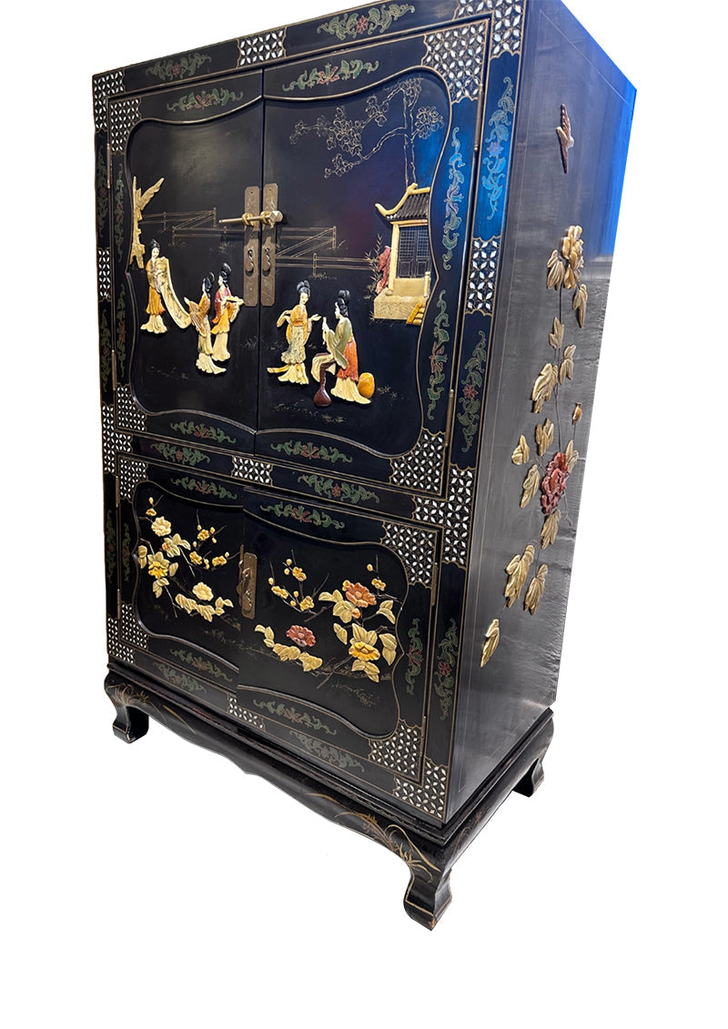 Ladies in the park Jade cabinet