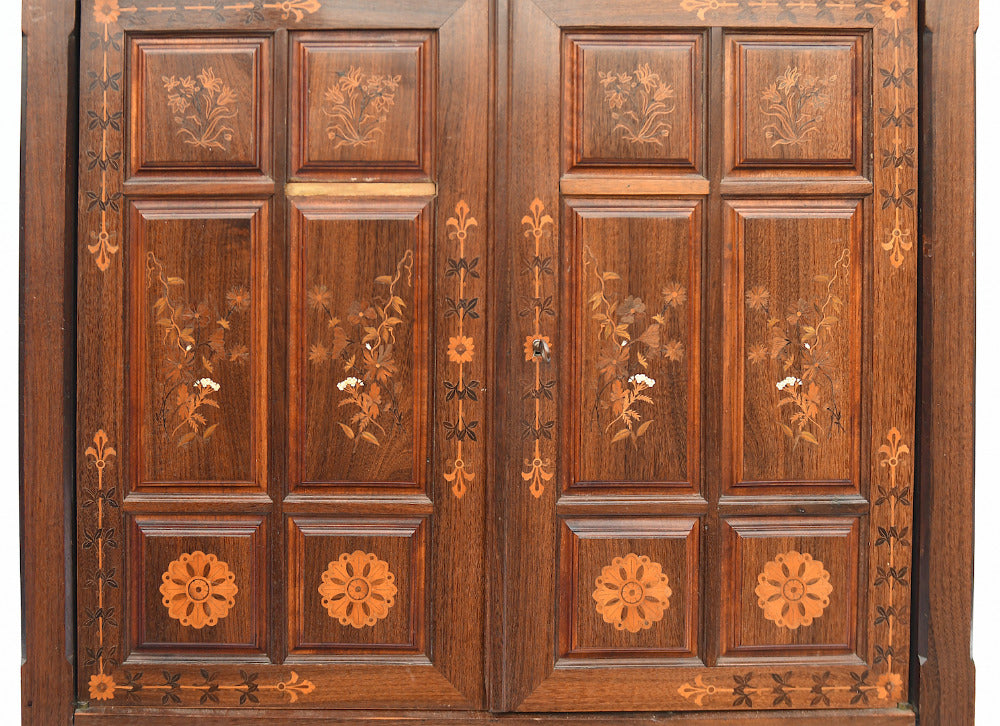 Vivian Vitrine Cabinet