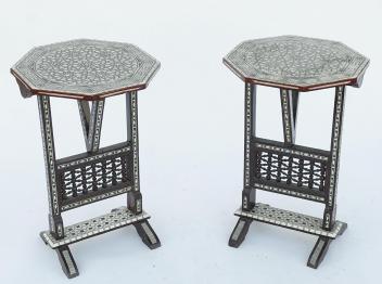 Paire De Tables Pliantes Nacre