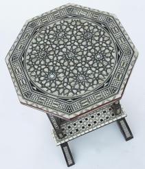 Paire De Tables Pliantes Nacre