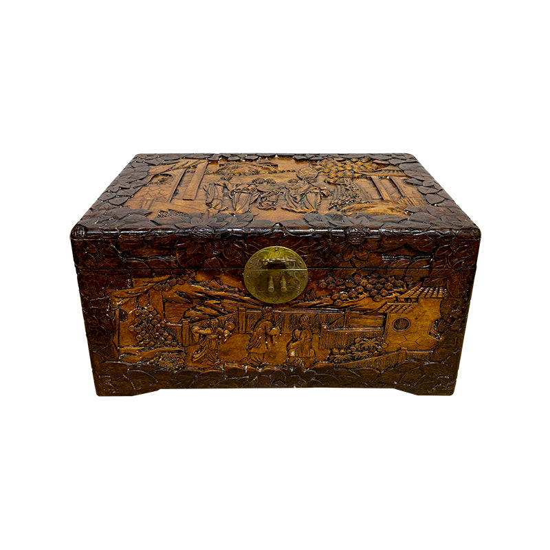 古精工雕芸香樟木箱中