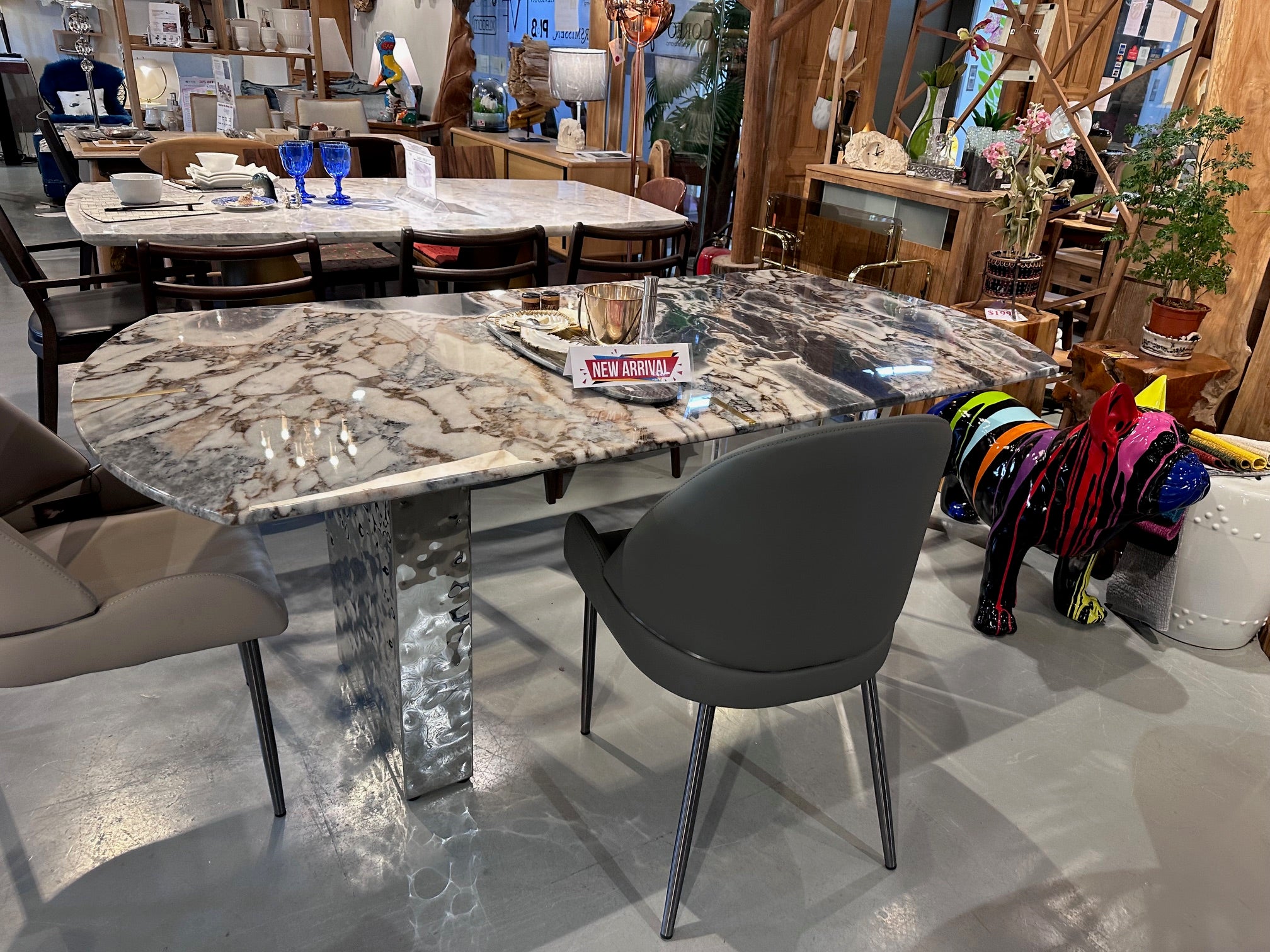 Beverly marble dining table