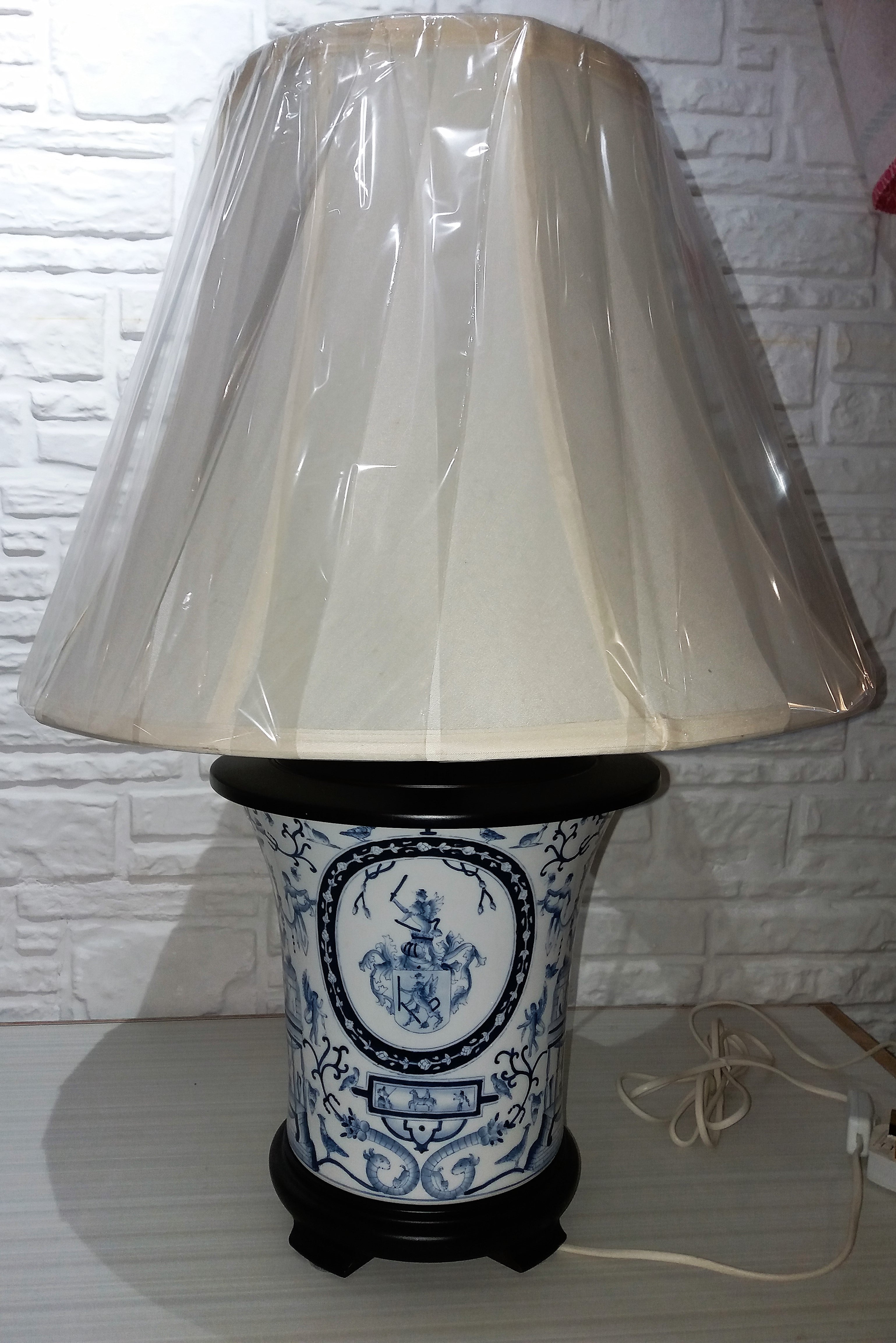 Chinese Porcelain Table Lamp