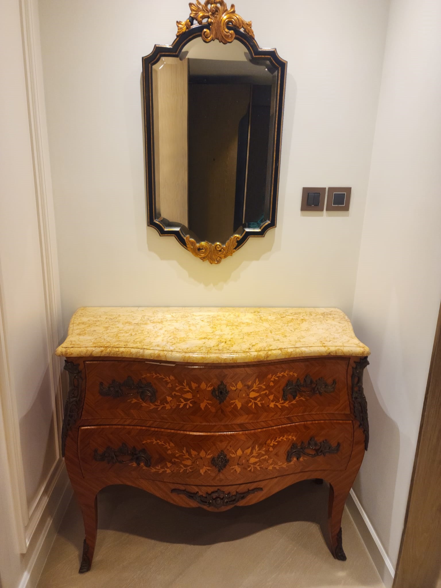Clear Water Bay (清水灣)- Antique French Commode