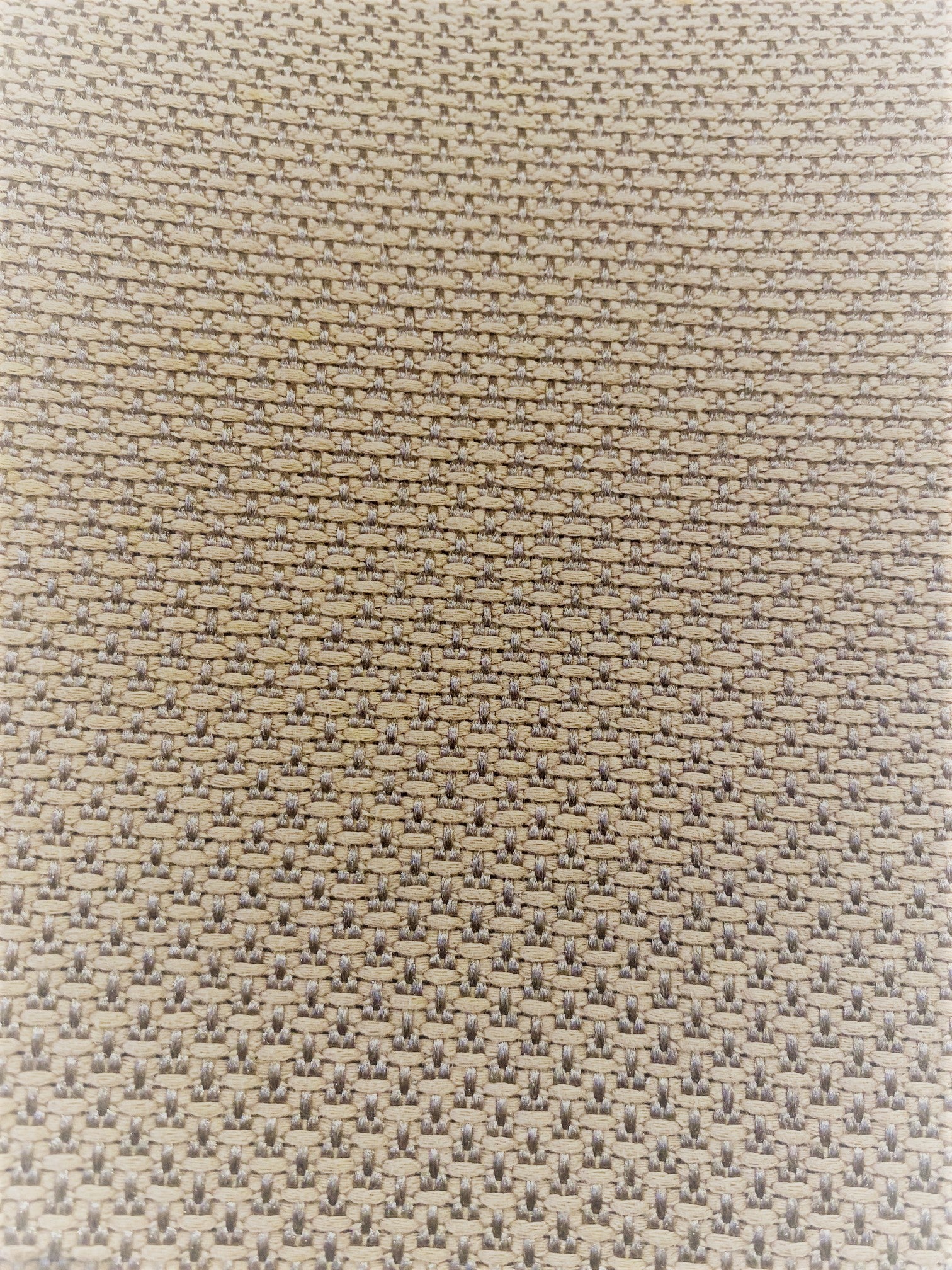 Isan dining side chair