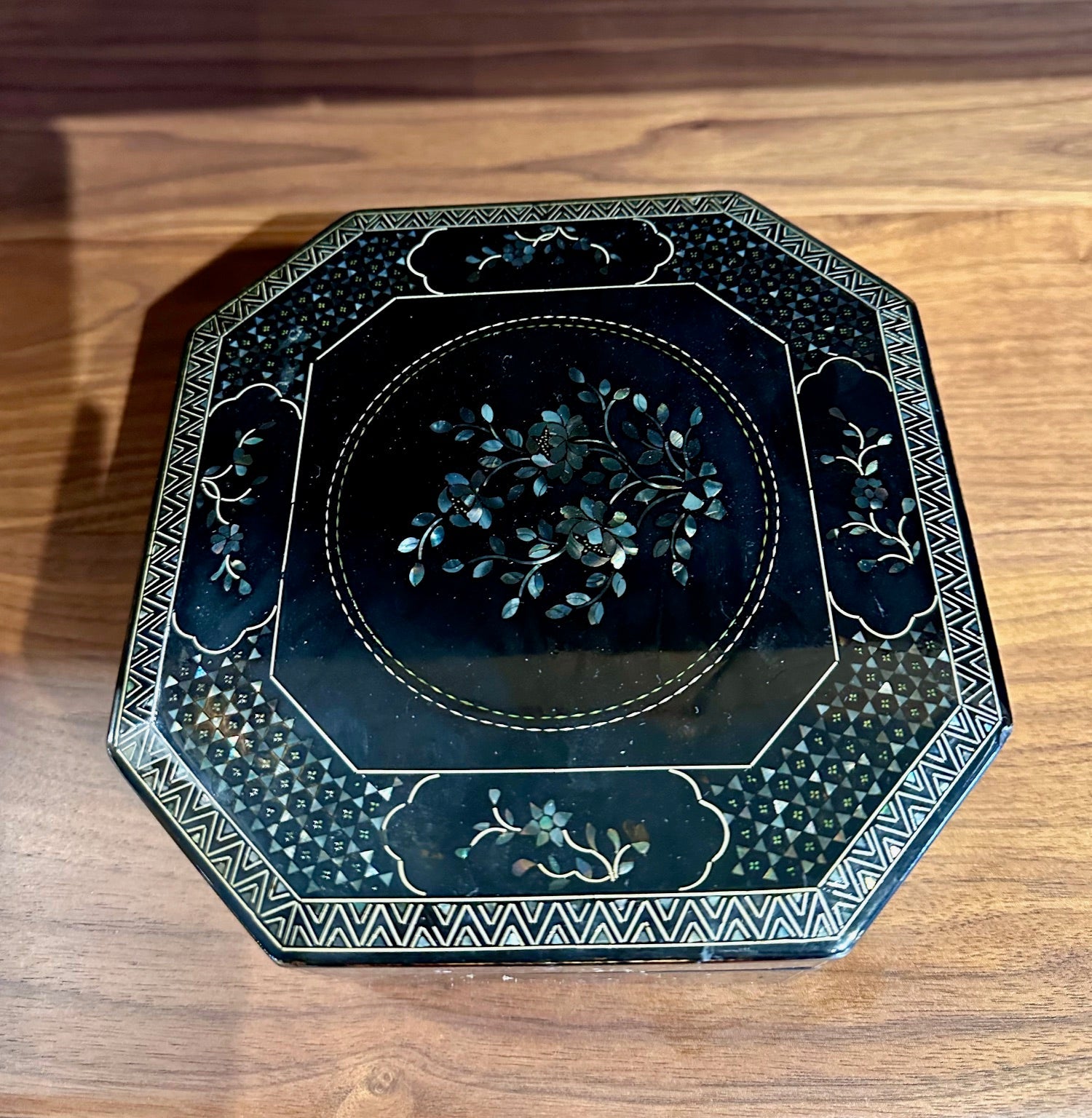 Chinese ebony mop box