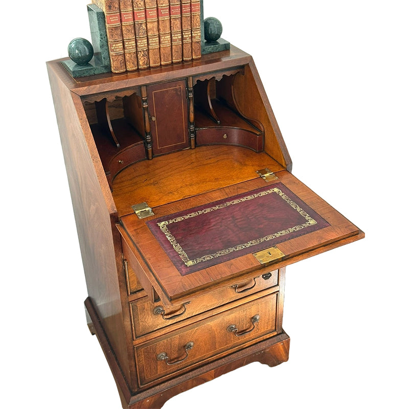 Duke English desk