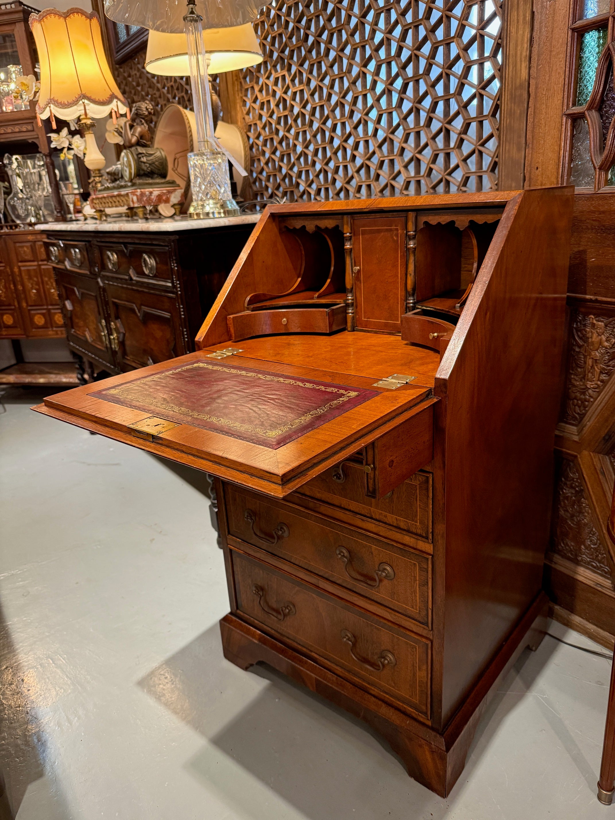 Duke English desk