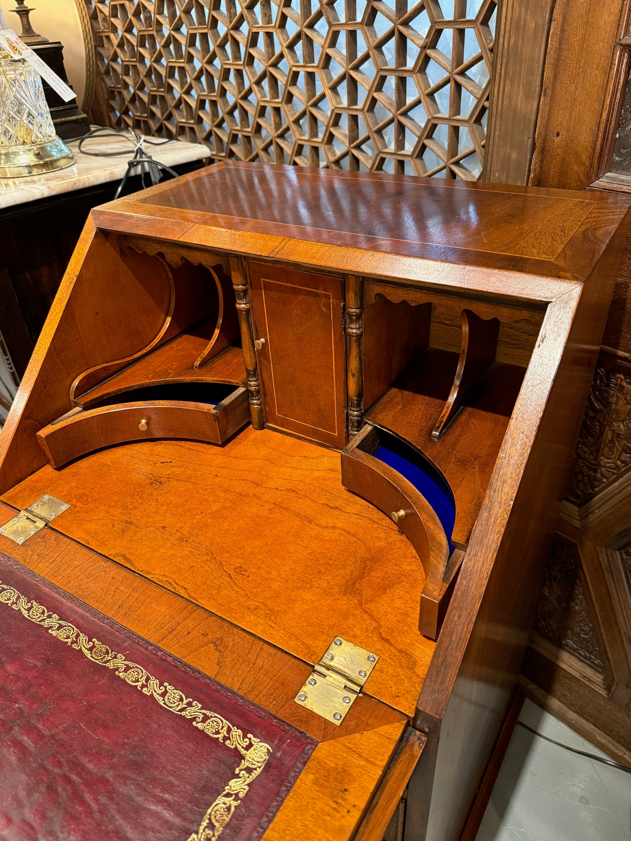 Duke English desk