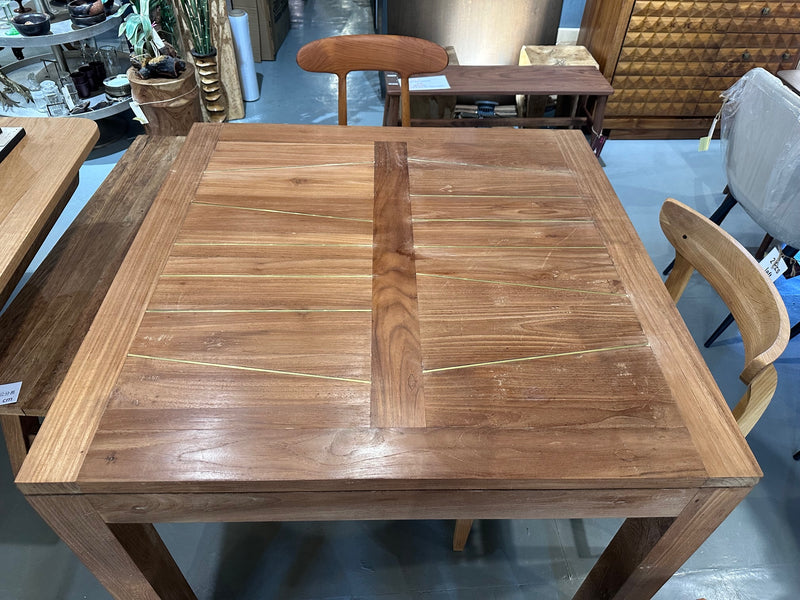 Oregon Dining table