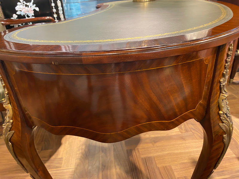 Kidney Writing Desk