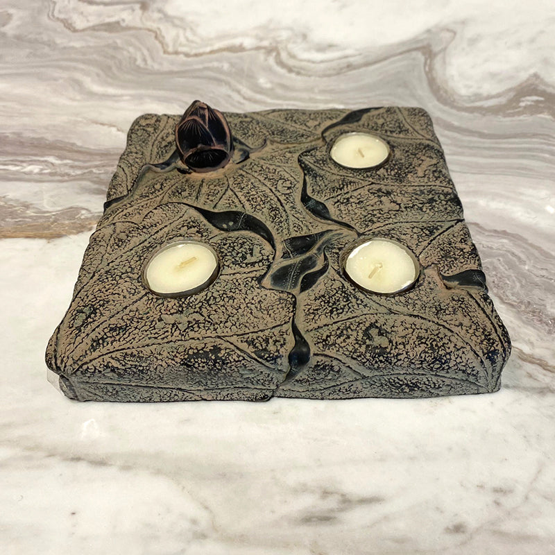 Candle holder w/lotus flower