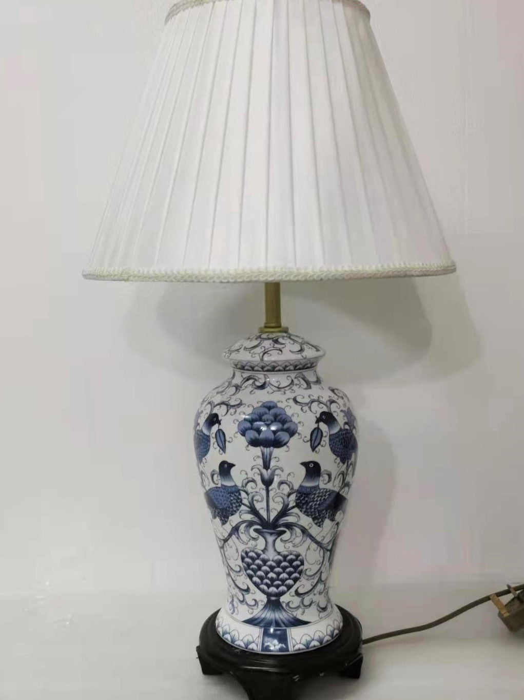 Chinese vintage ceramic lamp