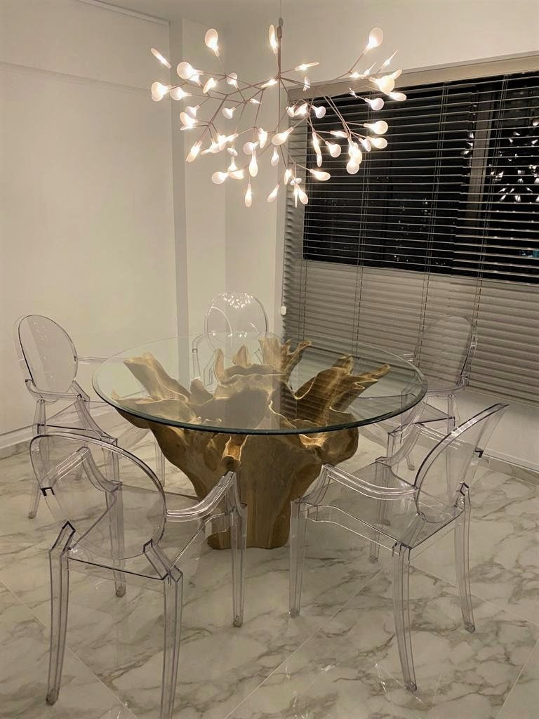 Hearts on fire Dining table